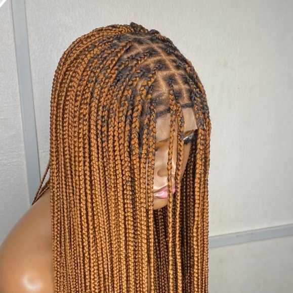 Knotless braids - Picture 2 of 2